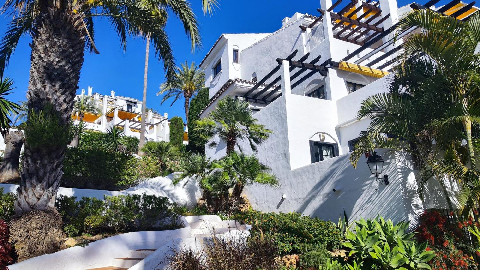 Aldea Blanca Elegant Penthouse In Puerto Banus Apartamento